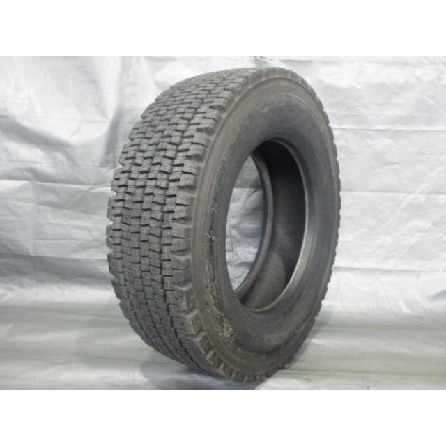 295/70R22.5 151/148J ブリヂストン BRIDGESTONE 冬 V-STEEL STUDLESS W970 中古 9.9分山 1本のみ スタッドレスタイヤ 日本製 UT3413 | BRIDGESTONE