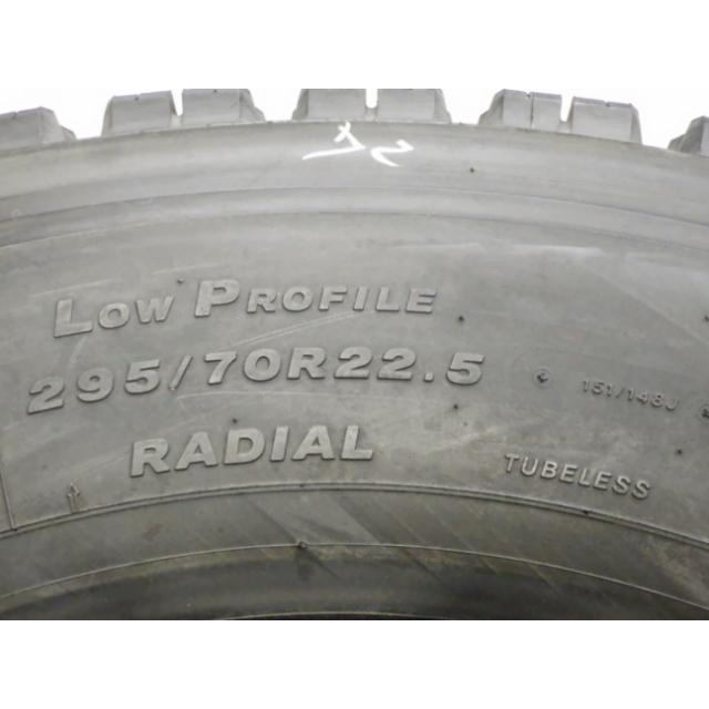 295/70R22.5 151/148J ブリヂストン BRIDGESTONE 冬 V-STEEL STUDLESS W970 中古 9.9分山 1本のみ スタッドレスタイヤ 日本製 UT3413 | BRIDGESTONE | 02