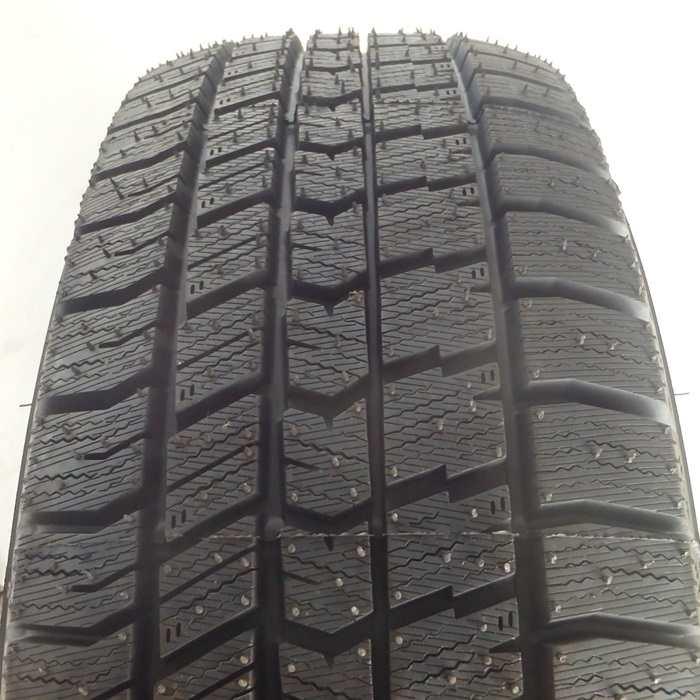 グッドイヤー（GOODYEAR） 205/65R15 94Q 冬 アイスナビ 8 新品 4本
