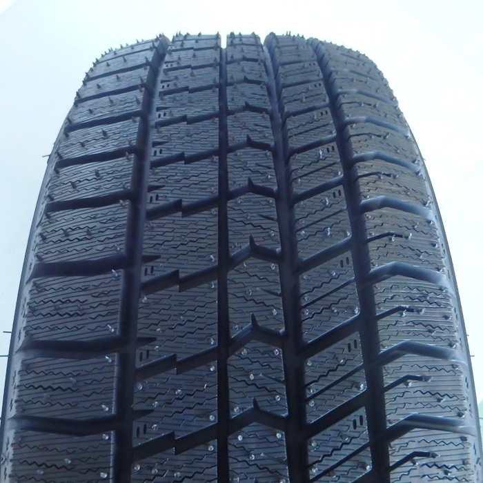 グッドイヤー（GOODYEAR） 195/60R16 89Q 冬 アイスナビ 8 新品 4本