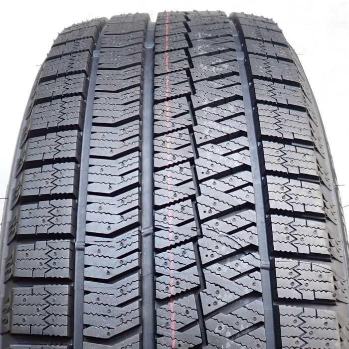 BRIDGESTONE（ブリヂストン） 235/60R18 103Q 冬 ブリザック RFT 新品 