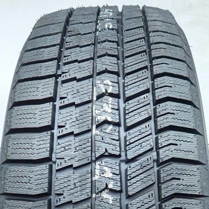 215/55R17 94Q グッドイヤー GOODYEAR 冬 アイスナビ 8 新品 4本セット スタッドレスタイヤ 2023年製 日本製 215/55/17 215/55-17の画像
