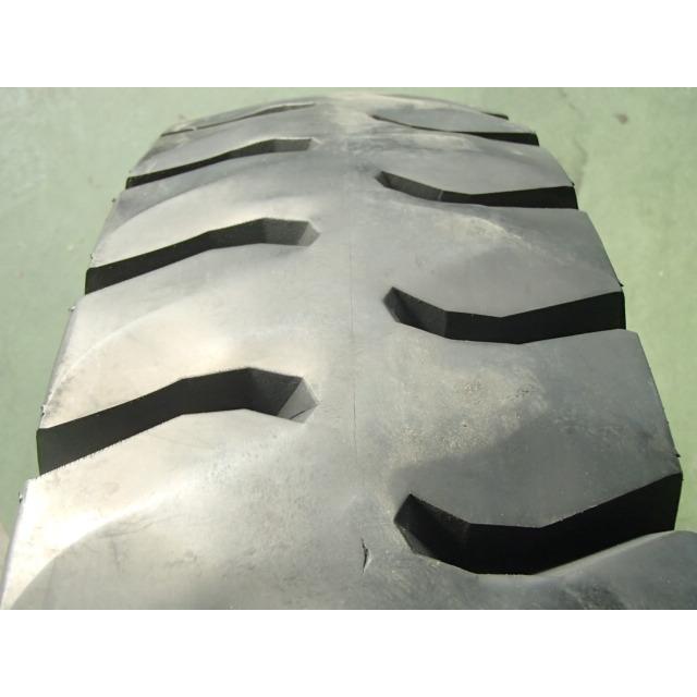7.50-15 RIM5.50F AICHI CARRY ACE Unique 中古 2本セット フォークリフト ノーパンク 7.50/15 X0977 |  | 03