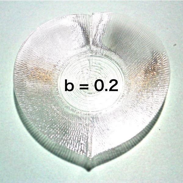 3Dデザイン小皿 いろんなハート形の 透明で輝く かる〜い おしゃれな 豆皿 容器 入れ物 (螺旋3D印刷品) |  | 01