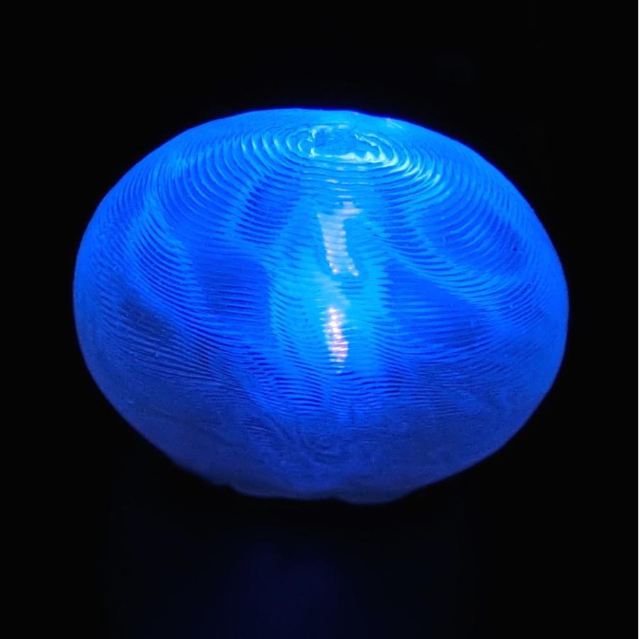 3Dデザインランプ おしゃれな光る 3D 印刷シェードつき薄型 USB ミニライト 青色 (照明器具，デザイン電球) |  | 02
