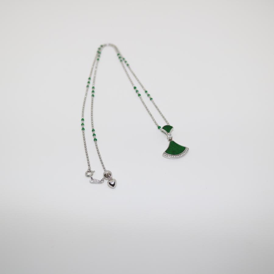 ミャンマー天然翡翠　A貨　ジェイダイト　ヒスイ　ペンダントヘッド　天然石　シルバー925　ネックレス |  | 05