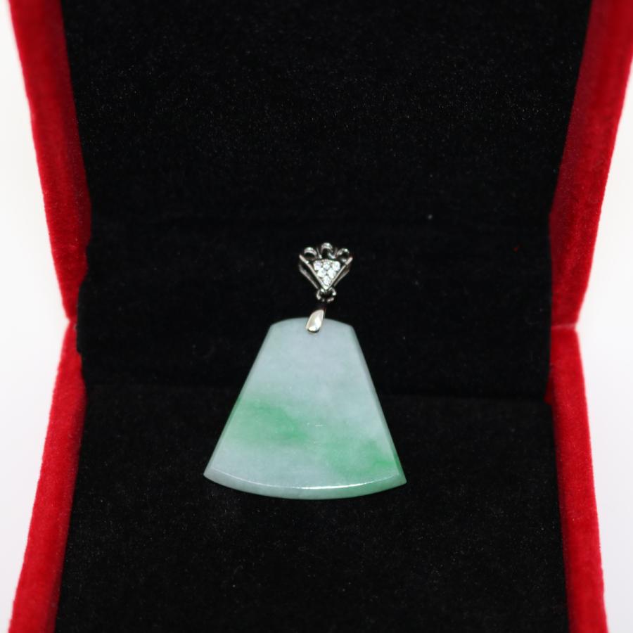 平安無事牌お守り　プレート　ミャンマー天然翡翠　A貨 ジェイダイト　ヒスイ　ペンダントヘッド　 天然石　送料無料 送料無料 |  | 01