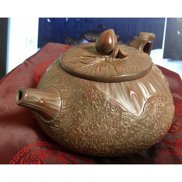 中国 欽陶居 何葉秀 三足寿桃 急須 No.16 紫泥 白泥 紫砂 茶壷 茶壺 欽州 中国 欽陶居 何葉秀 三足寿桃 急須 No.16 紫泥 白泥 紫砂 茶壷 茶壺 欽州