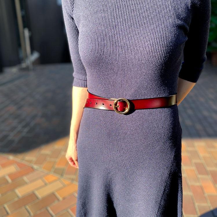 BURBERRY ホールレスベルト　ホースロゴバックル　無段階調整　穴なしベルト BURBERRY ホールレスベルト ホースロゴバックル 無段階調整 穴なしベルト