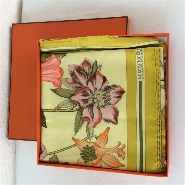 HERMES エルメス Hermes スカーフ 花柄 カレ90 ニキ・グランドリス  