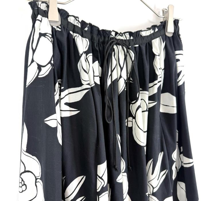 ドゥロワー Drawer ロングスカート フレア 花柄 モノトーン ブラック