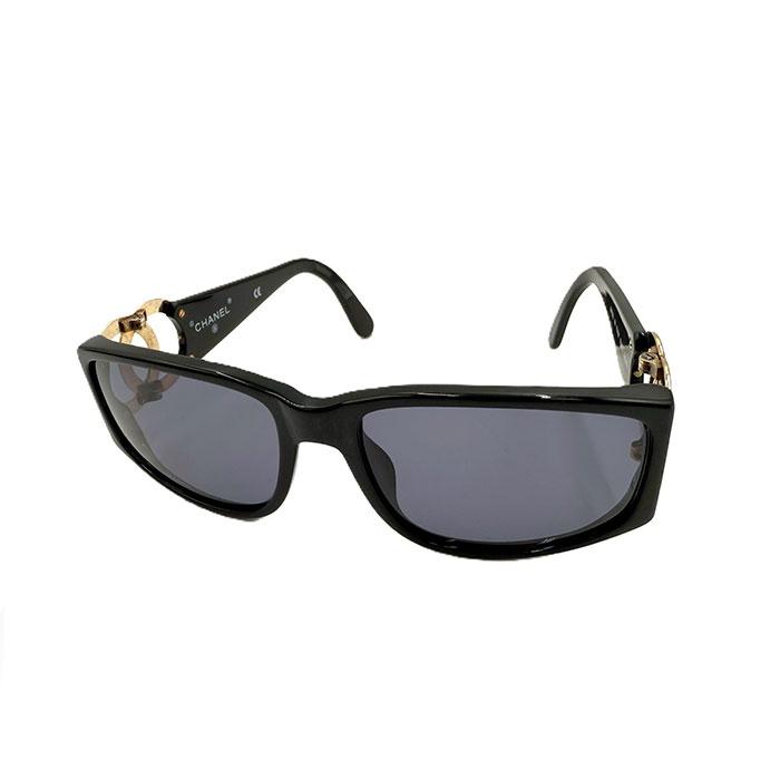 シャネル CHANEL サングラス 黒フレーム ロゴ金具 色付きレンズ