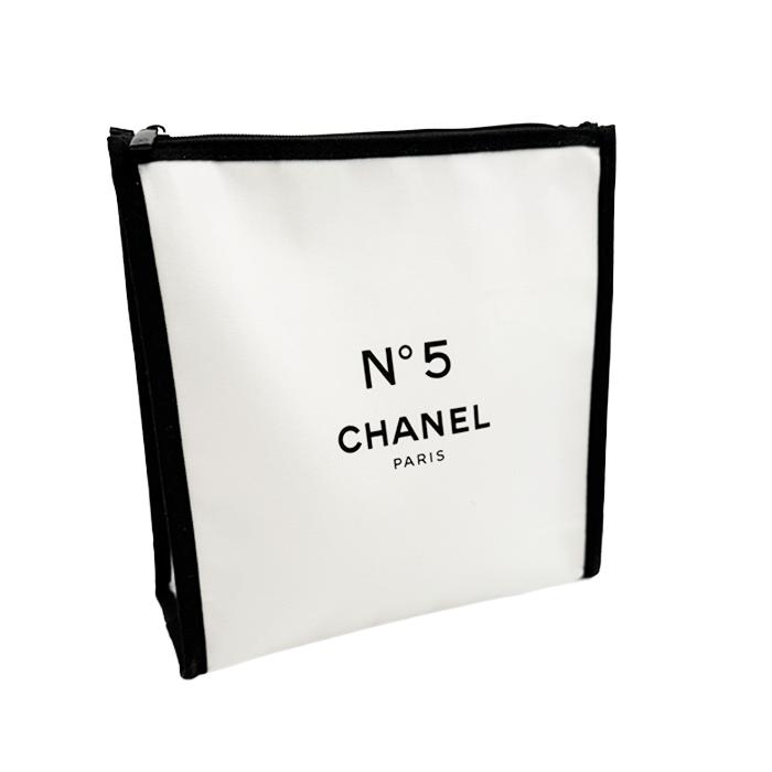 シャネル CHANEL ノベルティ ポーチ ロゴデザイン ブラック×ホワイト