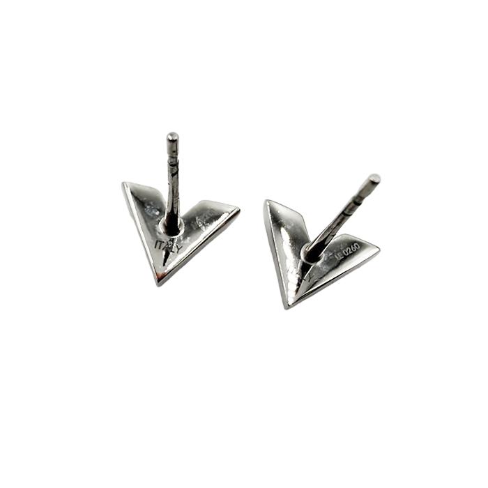 ルイヴィトン Louis Vuitton ピアス エセンシャルV シルバー LVロゴ 両