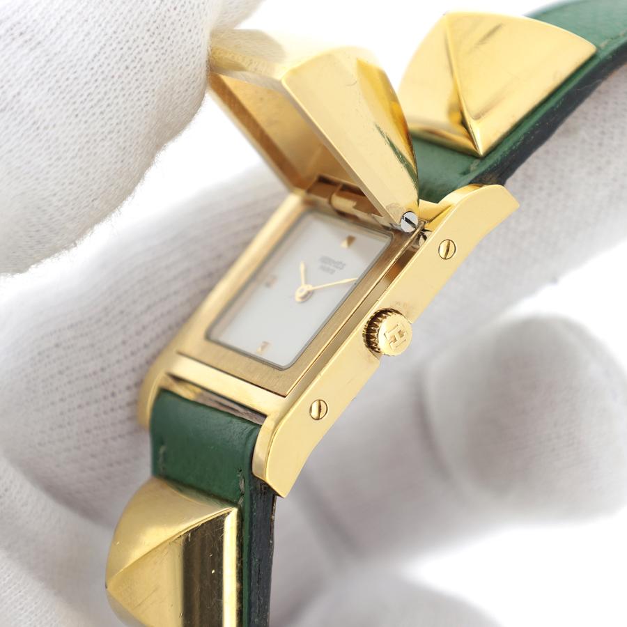 HERMES 腕時計　メドール まるでスタッズブレスレット？大人ロックな腕時計「メドール」はコーデ