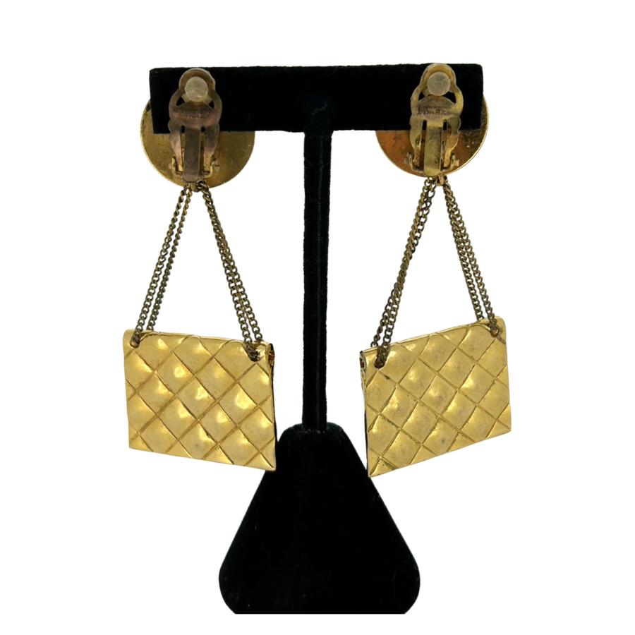 CHANEL（シャネル） マトラッセ バッグ ココ ゴールド レディース