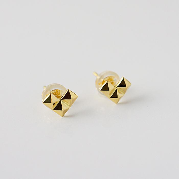 k18 ゴールド ピアス スタッズハートピアス スタッドピアス 華奢 18金 18k 無料ラッピング　ギフト デザイン レディース プレゼントの画像