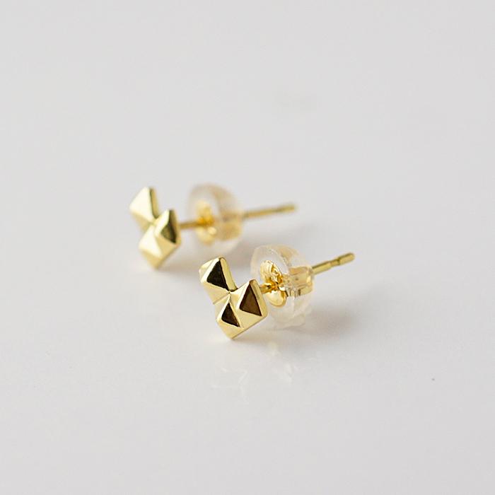k18 ゴールド ピアス スタッズハートピアス スタッドピアス 華奢 18金 18k 無料ラッピング　ギフト デザイン レディース プレゼントの画像
