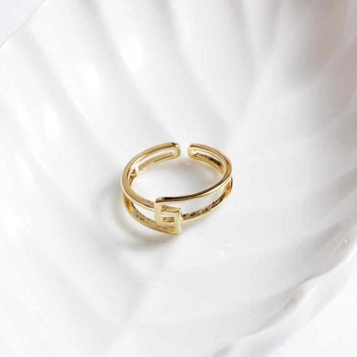 リング 指輪 レディース アクセサリー おしゃれ ゴールド 金 シンプル 重ねづけ 上品 結婚式 女性 9 5号 四角 スクエア フリーサイズ A 0130 Deciliter デシリットル 通販 Yahoo ショッピング