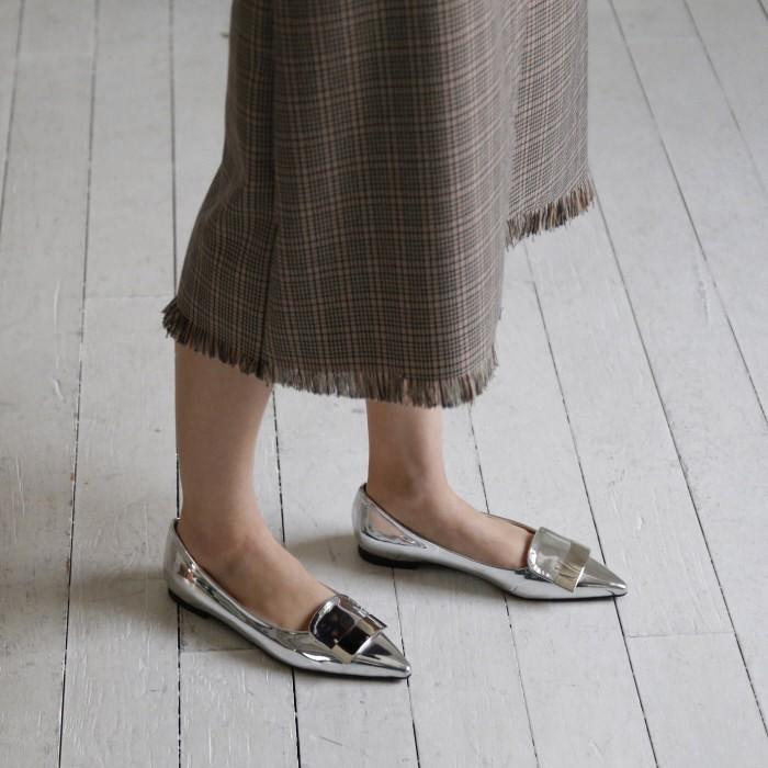 パンプス フラット モチーフ シルバー 黒 ブラック ピンク ホワイト