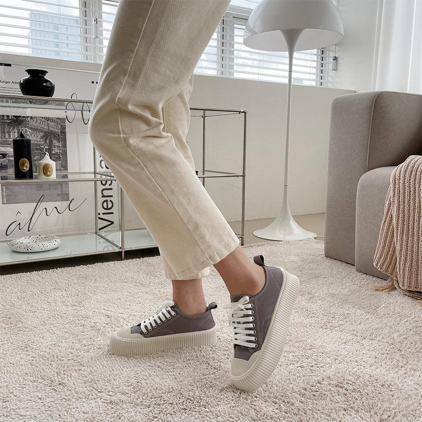 スニーカー キャップトゥ ウェッジソール レースアップ 靴紐