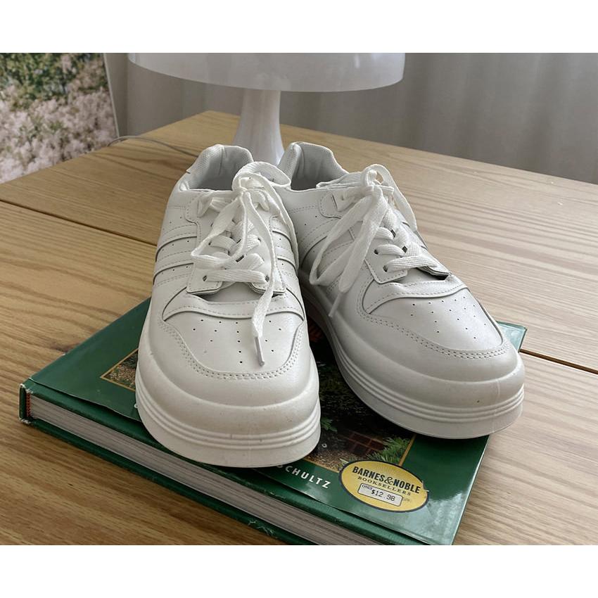 新品未使用 グッチ ホワイト ローファー ロゴ 靴　スニーカー　サンダル　白 グッチ GUCCI 669582 1XL10 スニーカー メンズ シューズ GGエンボス