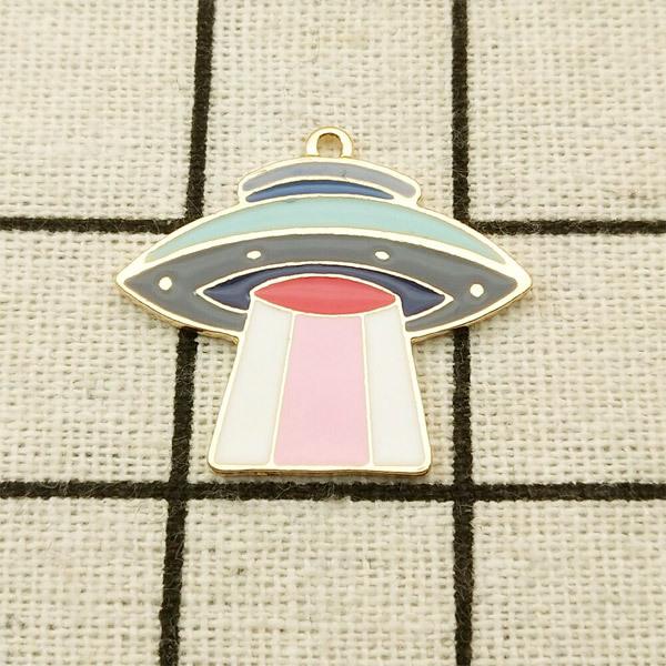 ユーフォー UFO★かわいいアンティークチャーム エナメル｜decochan