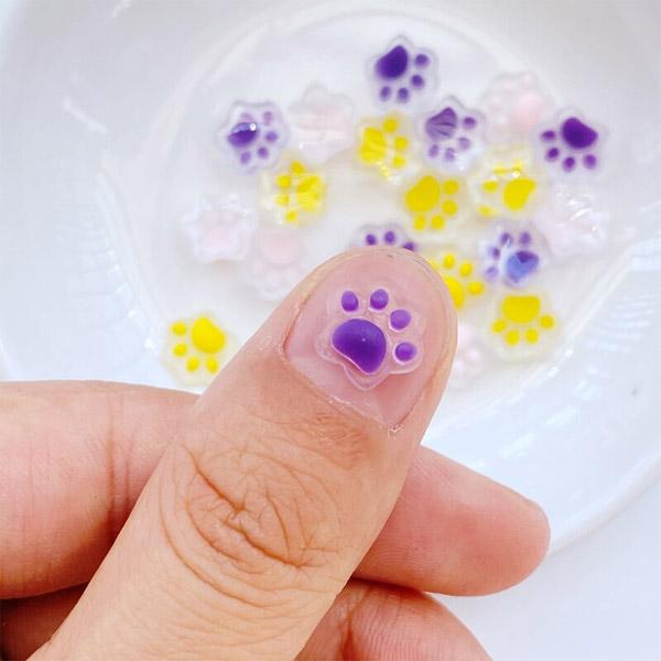 小さいネコの肉球パーツ 5個セット☆プラスチック製貼り付け