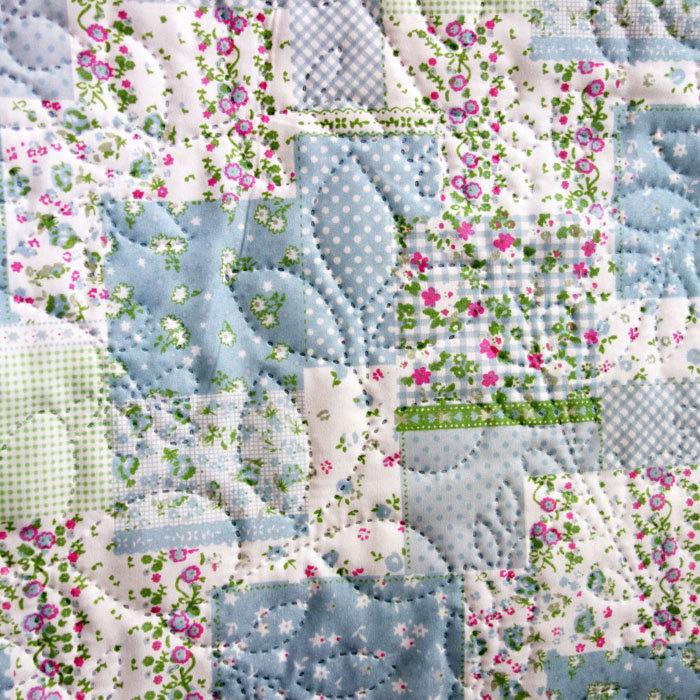 長方形190×240cm パッチワーク柄 キルト マルチカバー ベッド