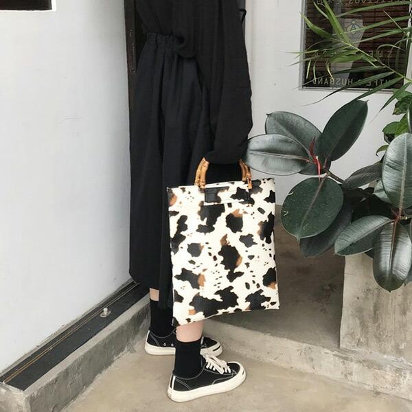 牛柄 COW柄 ハンドバッグ バンブーハンドル スクエア型 フェイクレザー