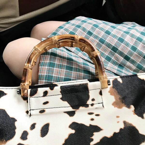牛柄 COW柄 ハンドバッグ バンブーハンドル スクエア型 フェイクレザー