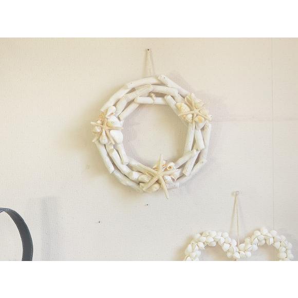 シェルリース ホワイトフープ 貝殻とヒトデで作った丸いリース 壁飾り 壁掛け ウォールアート ビーチ風 ハワイアン Zr0143 305 Decor Plus Yahoo 店 通販 Yahoo ショッピング