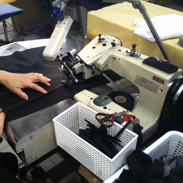 2025 新作 スーツ メンズ 春夏 エルメネジルドゼニア 「国内オーダー工場生産」 ネイビーブルー杢 無地系 2つボタン ゆったり型 (A/AB/BB体) 日本製 | ZEGNA | 13