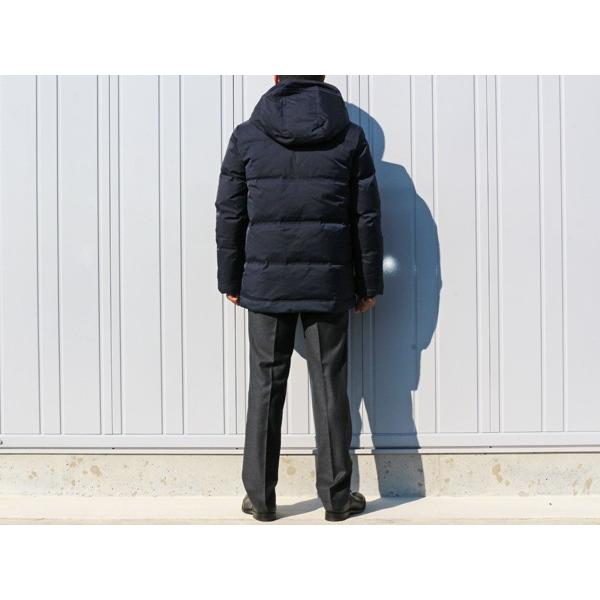 2017-18秋冬モデル 新品 スタンリーブラッカー 丸八真綿 ダウン 羽毛使用 ストレッチ 撥水加工 濃紺ネイビー ダウンコート |  | 01