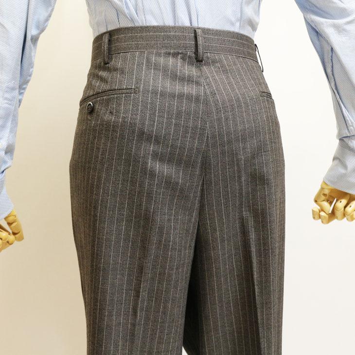 大きいサイズ メンズ スーツ 新品 秋冬 やや淡灰グレー杢 ぼんやり茶 11.5mmストライプ ３つボタン段返り ベスト パンツ２本付き 4ピース ビジネス スーツ |  | 11