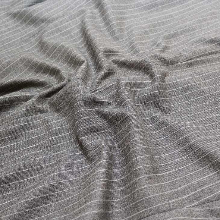 大きいサイズ メンズ スーツ 新品 秋冬 やや淡灰グレー杢 ぼんやり茶 11.5mmストライプ ３つボタン段返り ベスト パンツ２本付き 4ピース ビジネス スーツ |  | 13