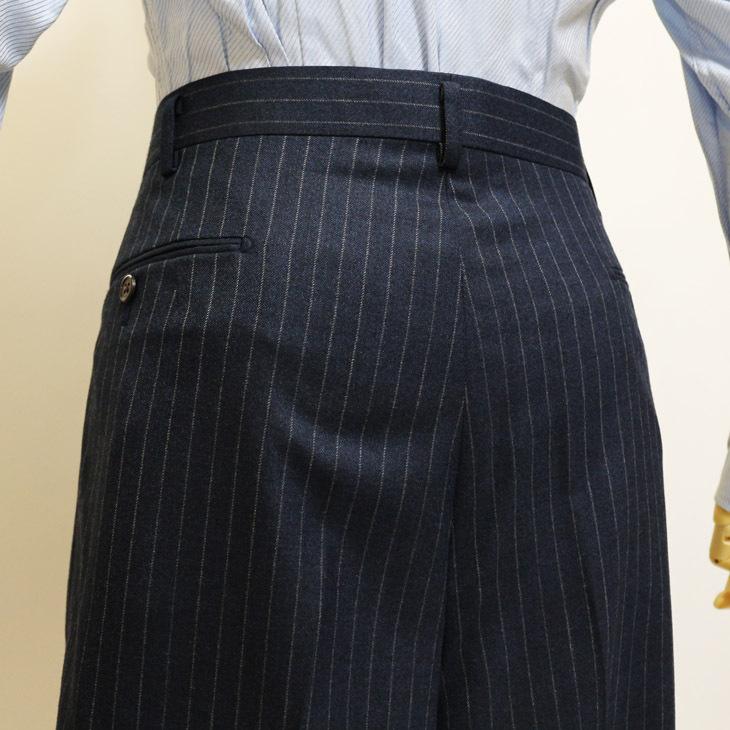 大きいサイズ メンズ スーツ 新品 秋冬 濃紺ネイビー杢 11.5mmストライプ ３つボタン段返り ベスト パンツ２本付き 4ピース ビジネス スーツ |  | 11