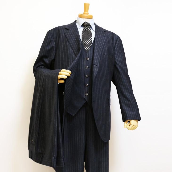 大きいサイズ メンズ スーツ 新品 秋冬 濃紺ネイビー杢 11.5mmストライプ ３つボタン段返り ベスト パンツ２本付き 4ピース ビジネス スーツ |  | 02