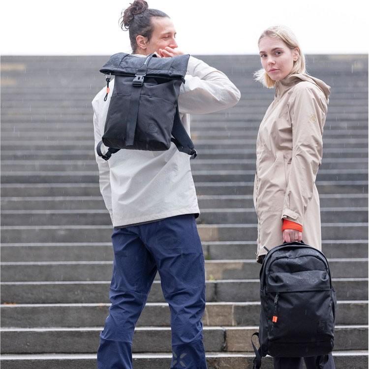 マムート エクセロン Xeron 20L バックパック リュック 鞄 撥水加工 アウトドア ミニカラビナ付き MAMMUT ブラック 黒 | MAMMUT | 12