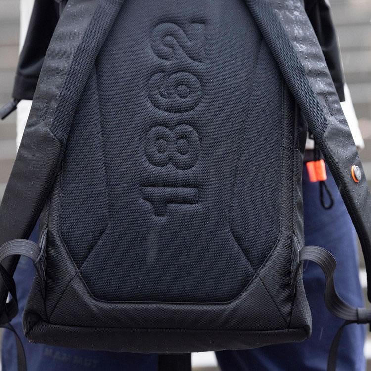 マムート エクセロン Xeron 20L バックパック リュック 鞄 撥水加工 アウトドア ミニカラビナ付き MAMMUT ブラック 黒 | MAMMUT | 09