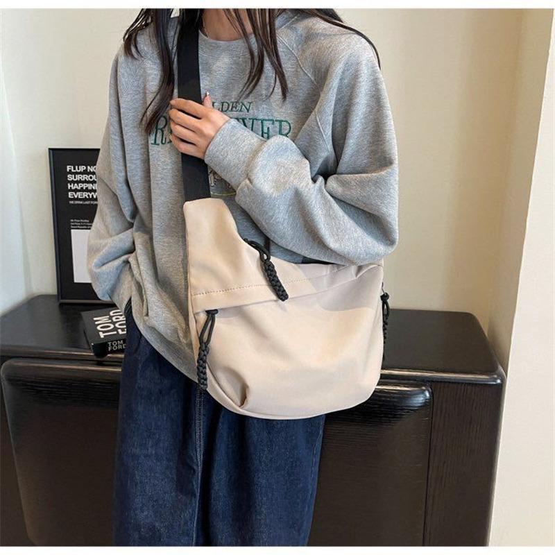 ショルダーバッグ レディース 斜めがけバッグ ハーフムーンバッグ 肩掛け 三日月型 軽量 大容量 大きめ ナイロン 通勤 通学 無地 おしゃれ 旅行 通勤 通学 | ブランド登録なし | 12