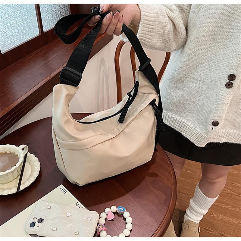 ショルダーバッグ レディース 斜めがけバッグ ハーフムーンバッグ 肩掛け 三日月型 軽量 大容量 大きめ ナイロン 通勤 通学 無地 おしゃれ 旅行 通勤 通学 | ブランド登録なし | 15