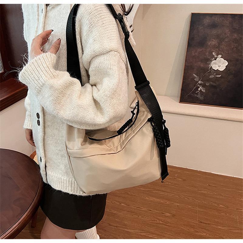 ショルダーバッグ レディース 斜めがけバッグ ハーフムーンバッグ 肩掛け 三日月型 軽量 大容量 大きめ ナイロン 通勤 通学 無地 おしゃれ 旅行 通勤 通学 | ブランド登録なし | 16