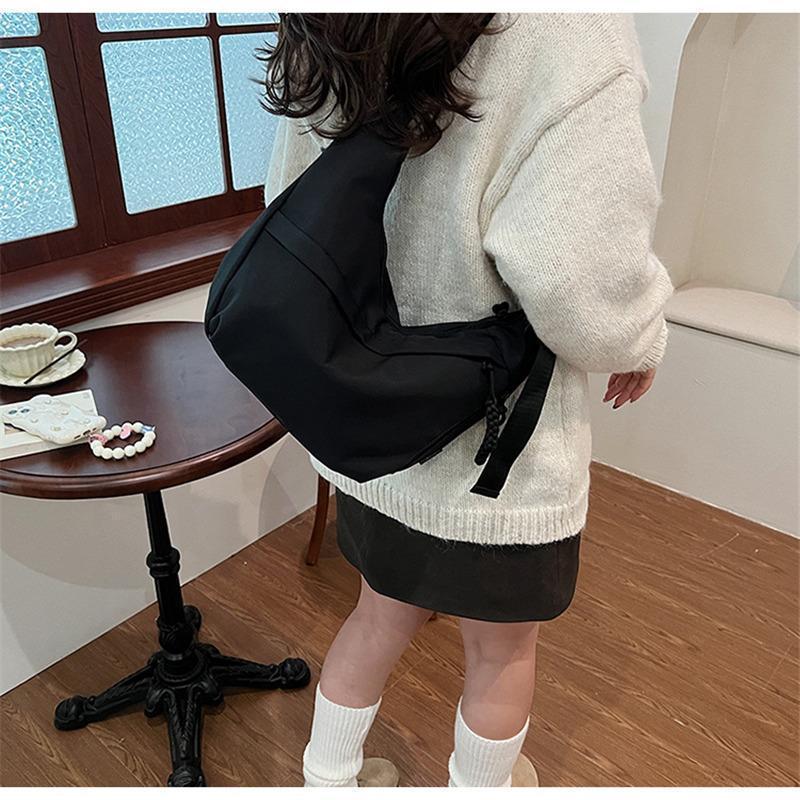 ショルダーバッグ レディース 斜めがけバッグ ハーフムーンバッグ 肩掛け 三日月型 軽量 大容量 大きめ ナイロン 通勤 通学 無地 おしゃれ 旅行 通勤 通学 | ブランド登録なし | 18