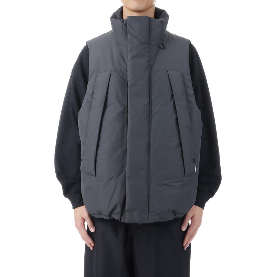 WINDSTOPPER(R) FIELD DOWN VEST - CHARCOAL (BW-18025W) DAIWA PIER39(ダイワ ピア39) | DAIWA PIER39