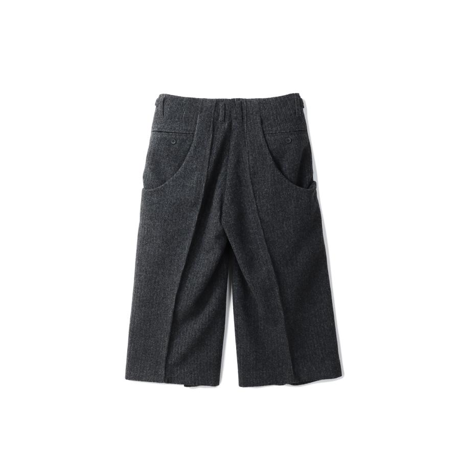 S CURVED UTILITY CAPRI TROUSERS - CHARCOAL (NF252P02) NVRFRGT(ネヴァーフォーゲット) |  | 01