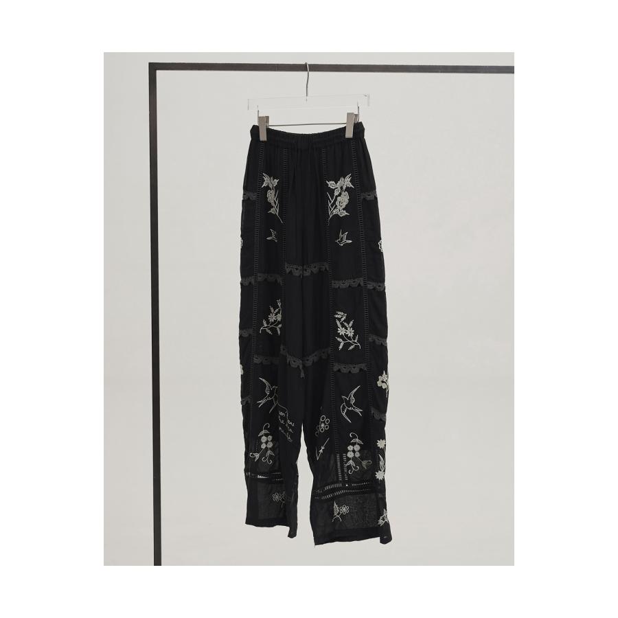 Embroidery Patchwork Trousers - BLACK (12610719) Todayful(トゥデイフル) | TODAYFUL | 01