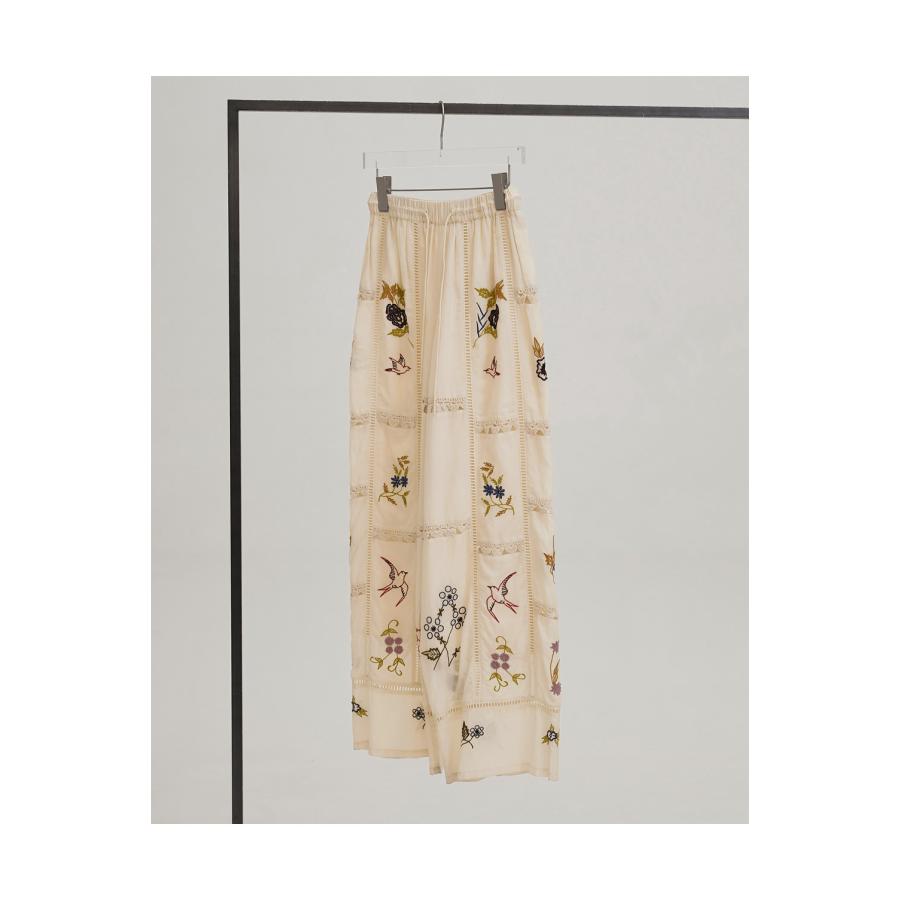 Embroidery Patchwork Trousers - ECRU (12610719) Todayful(トゥデイフル) | TODAYFUL | 01