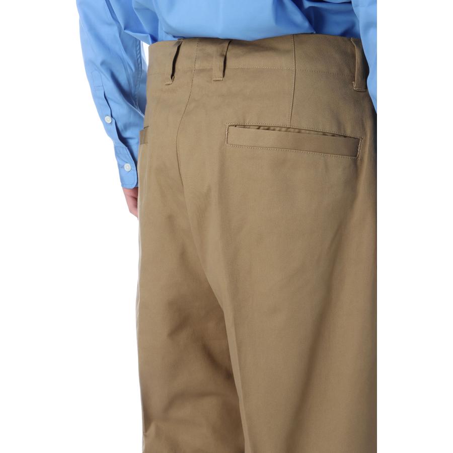 2TUCK WIDE CHINO TROUSERS - CAMEL (253-60502) Universal Products(ユニバーサルプロダクツ) |  | 05