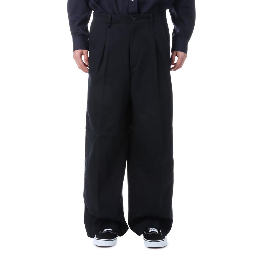 2TUCK WIDE CHINO TROUSERS - NAVY (253-60502) Universal Products(ユニバーサルプロダクツ) |  | 02